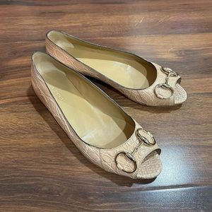 Gucci Crocodile Flats size 8.5